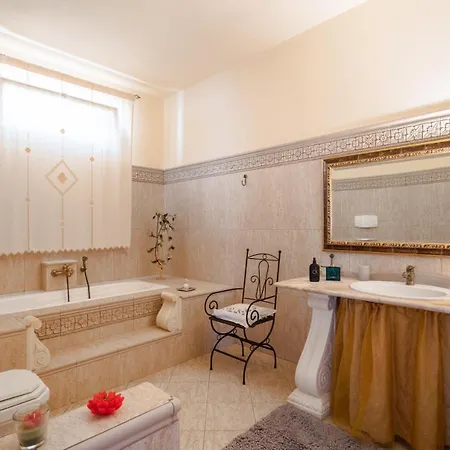 Villa Traditional Located In The Plains Of