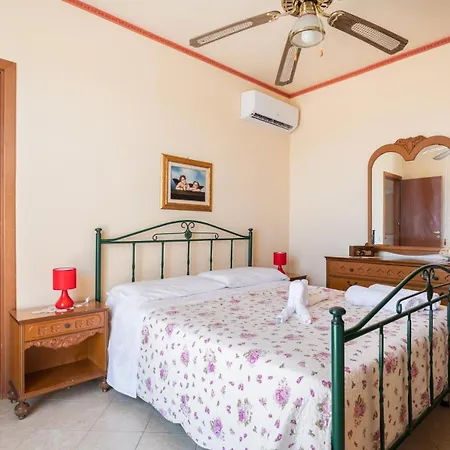 Villa Traditional Located In The Plains Of Menfi